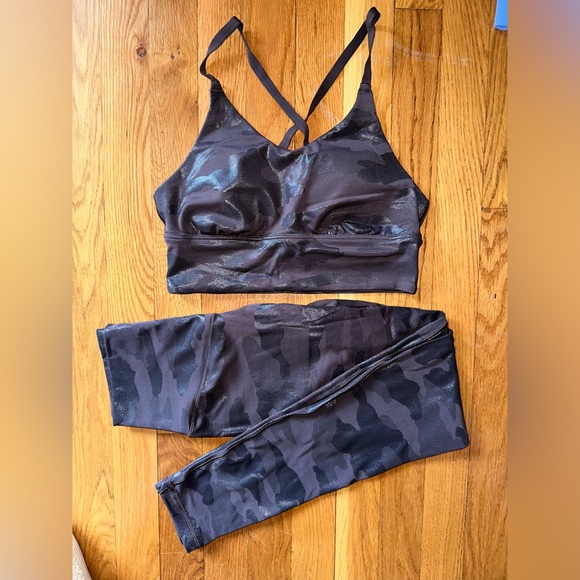 Offline by Aerie Purple Camo set - Picture 2 of 2